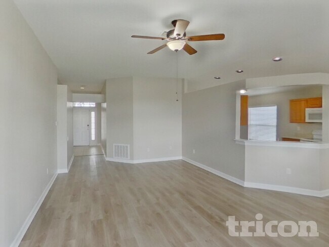 Foto del edificio - 945 Ridge Haven Dr