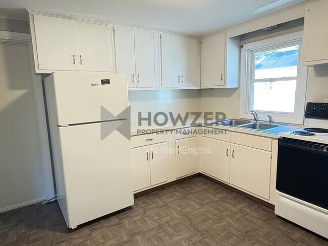 Building Photo - 20 Ellis Dr