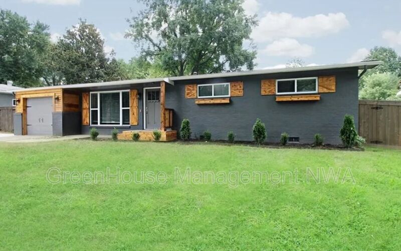 608 NW K St, Bentonville, AR 72712 House Rental in Bentonville, AR