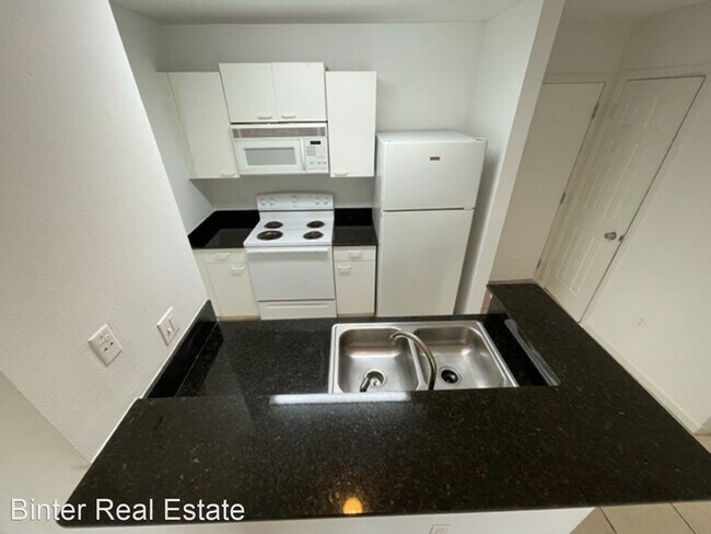 Building Photo - 1 br, 1 bath House - 4783 Via Palm Lake  117