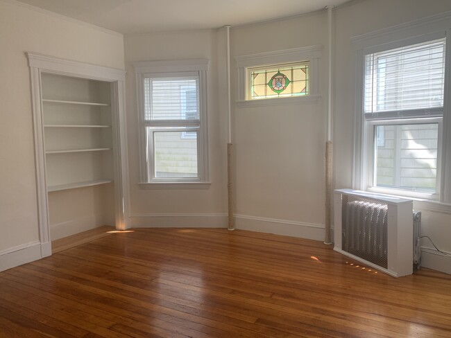 Building Photo - 52 Percival St