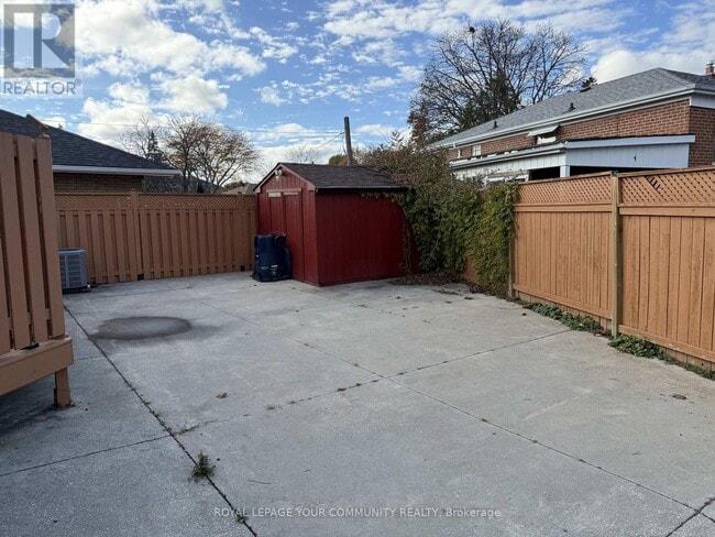 Building Photo - 2 Mackinac Crescent