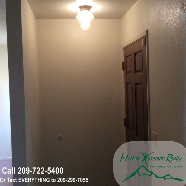 Building Photo - 2 br, 1 bath Apartment - 1704 Elayne Dr