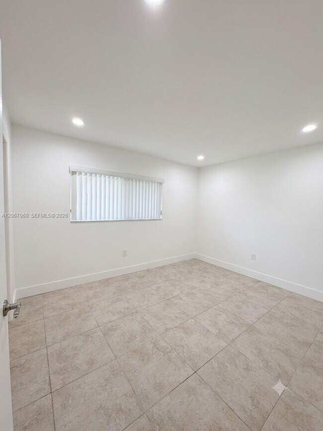 Foto del edificio - 8065 SW 107th Ave