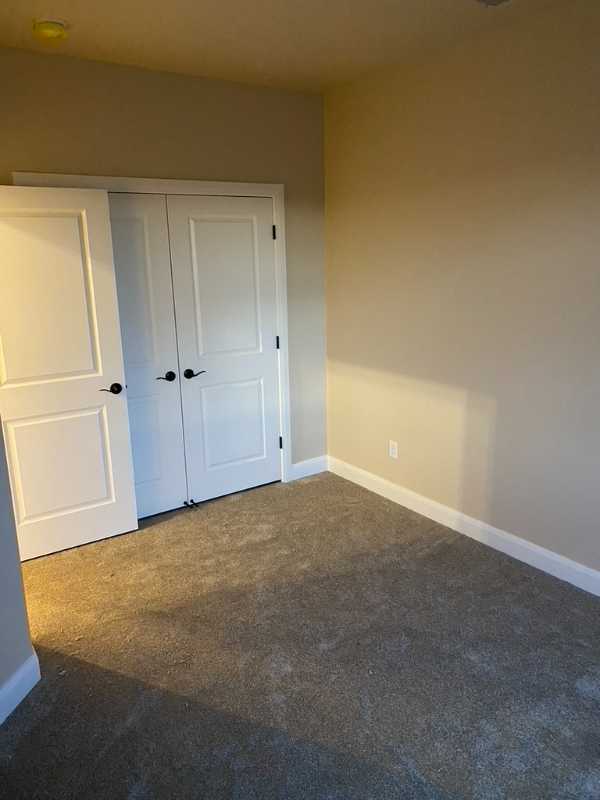 Building Photo - 574 N Sarah Ln