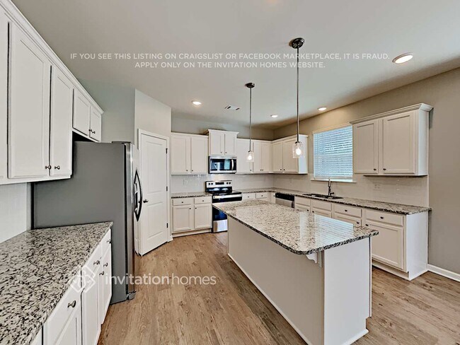 Building Photo - 577 Shady Glen