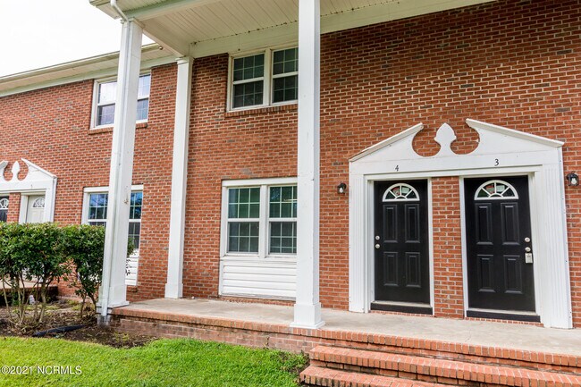Building Photo - 316 Richlands Ave
