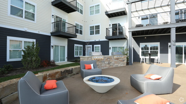 Chimenea | Apartamentos de lujo en Columbus Ohio | Mirada - Mirada Apartments