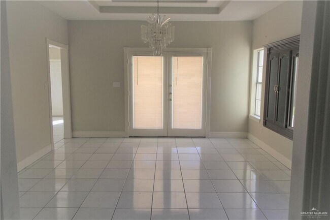 Foto del edificio - 512 E Redbud Ave