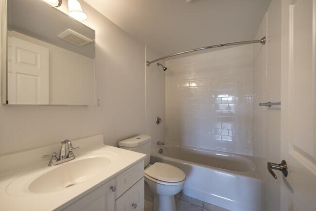 Building Photo - 2 bedroom in Framingham MA 01702