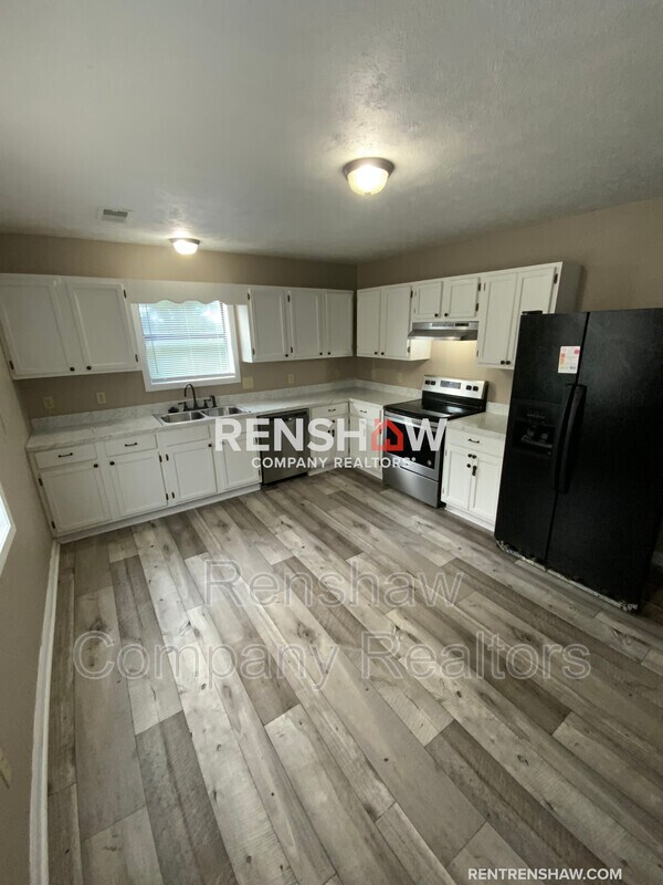 Building Photo - 414 Wilson Dr