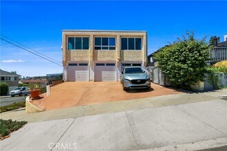 Building Photo - 33861 Alcazar Dr
