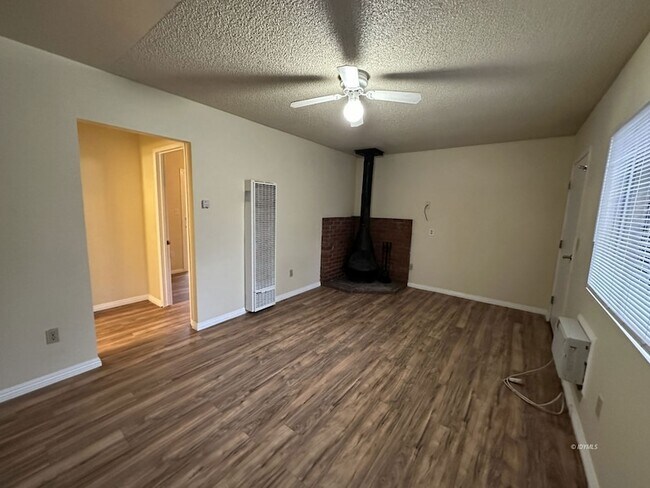 Foto del edificio - 25840 CA-243