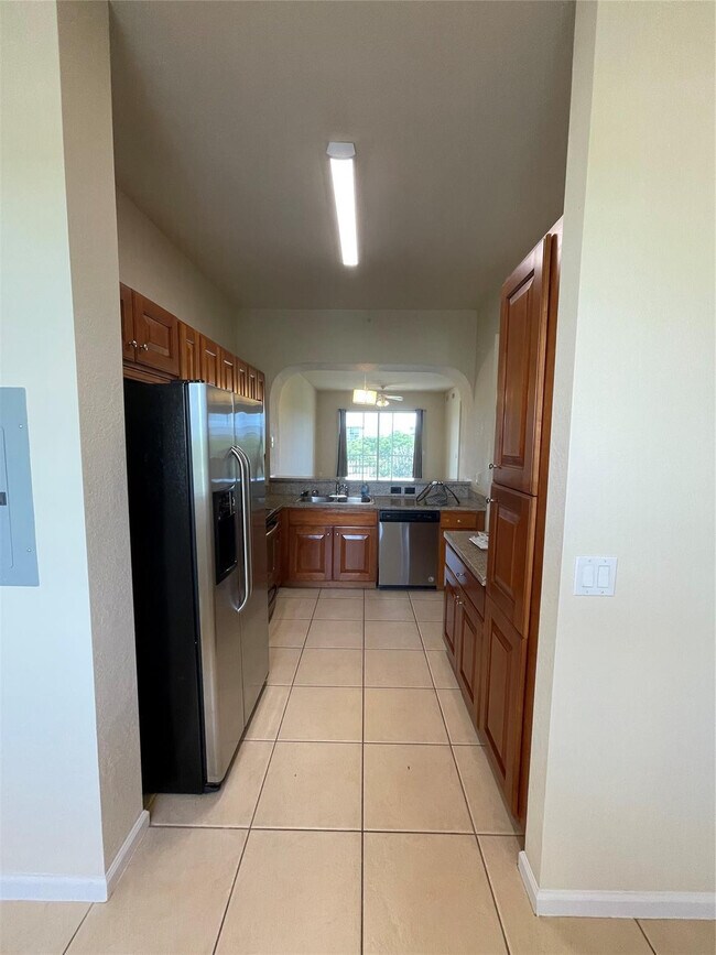 Building Photo - 3500 Oaks Clubhouse Dr