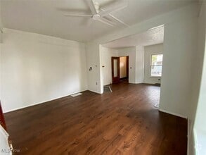 Building Photo - 583 Schiller Ave