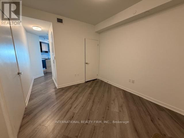 Photo du bâtiment - 395 Dundas St W