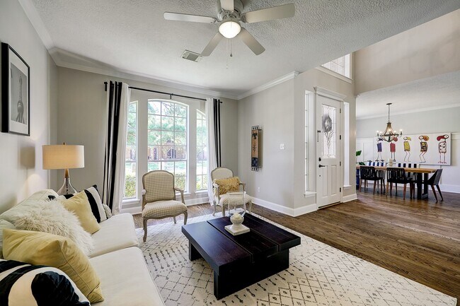 Building Photo - 18902 Mountain Spring Dr