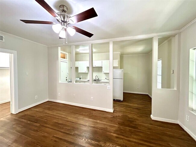 Building Photo - 4021 Mandell St