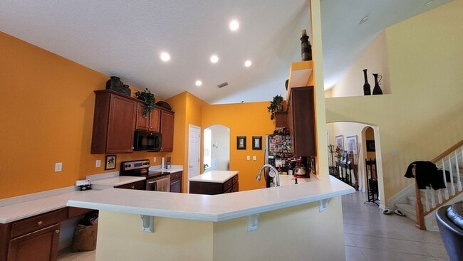 Building Photo - 8247 Hedgewood Dr