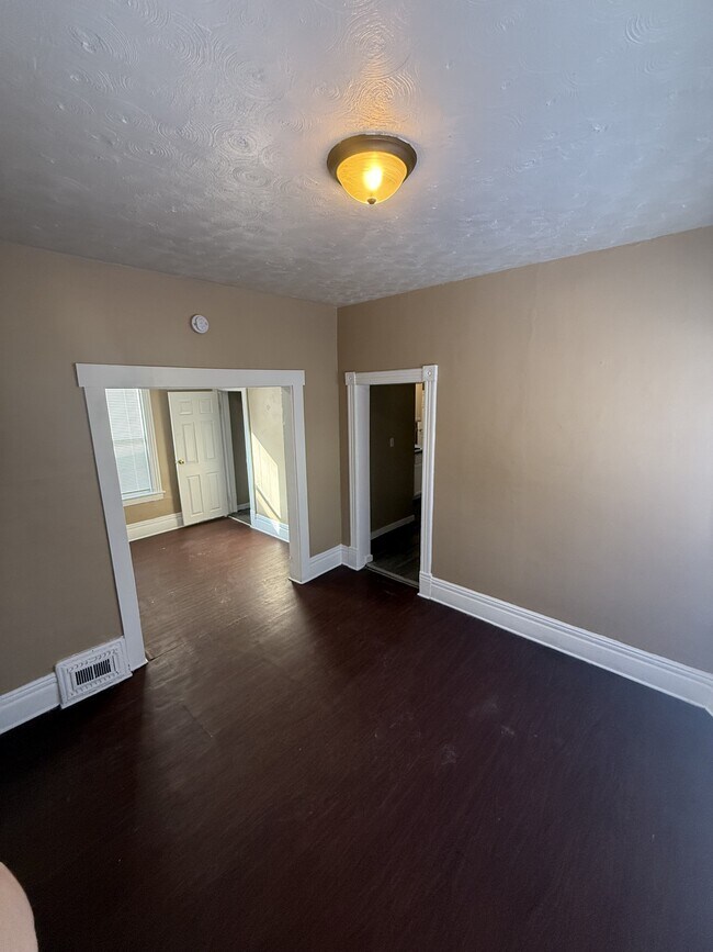 Foto del edificio - 733 Sherburne Ave