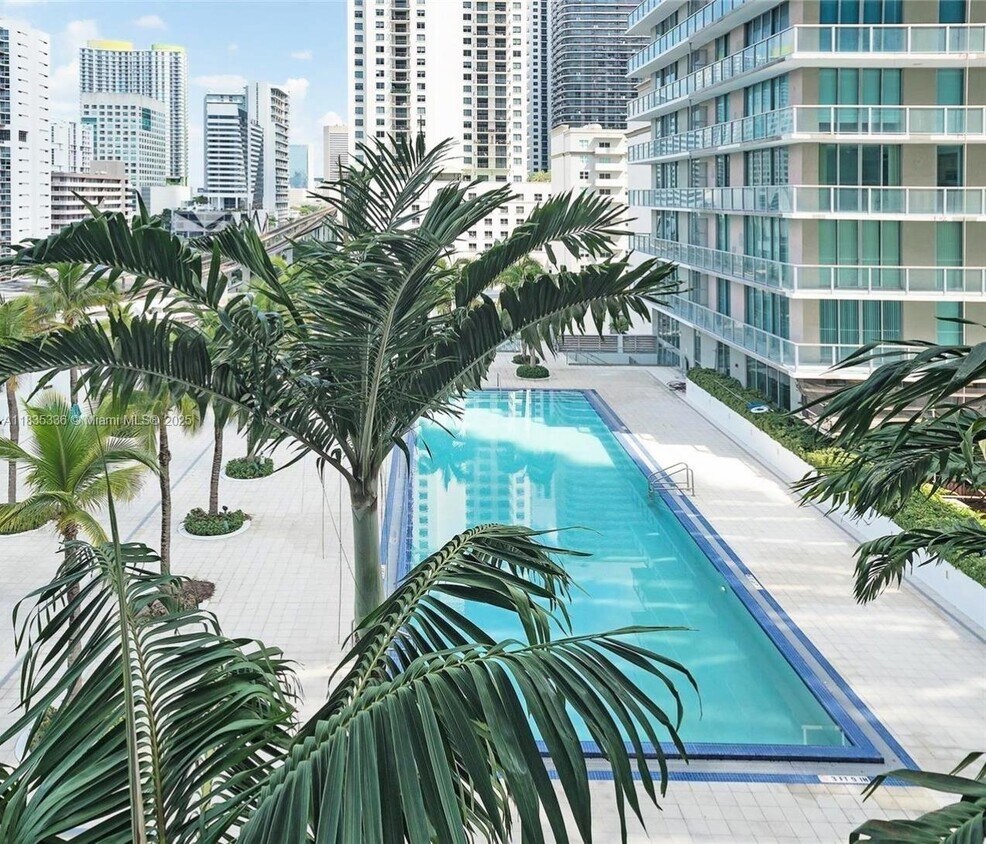 Foto principal - 79 SW 12th St