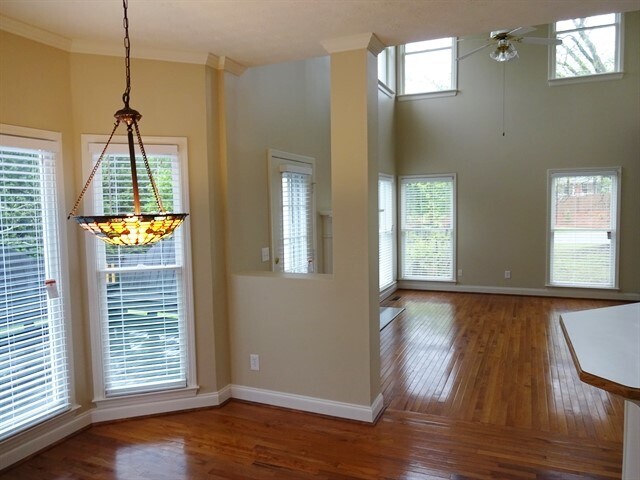 Building Photo - 1500 Holly Manor Dr