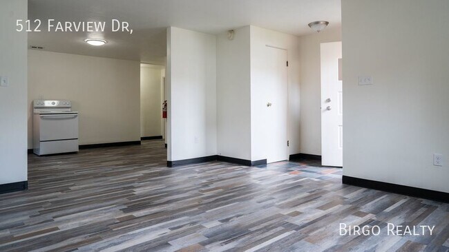 Building Photo - 2 Bedroom 1 Bath Plus a Bonus Dining/Offic...
