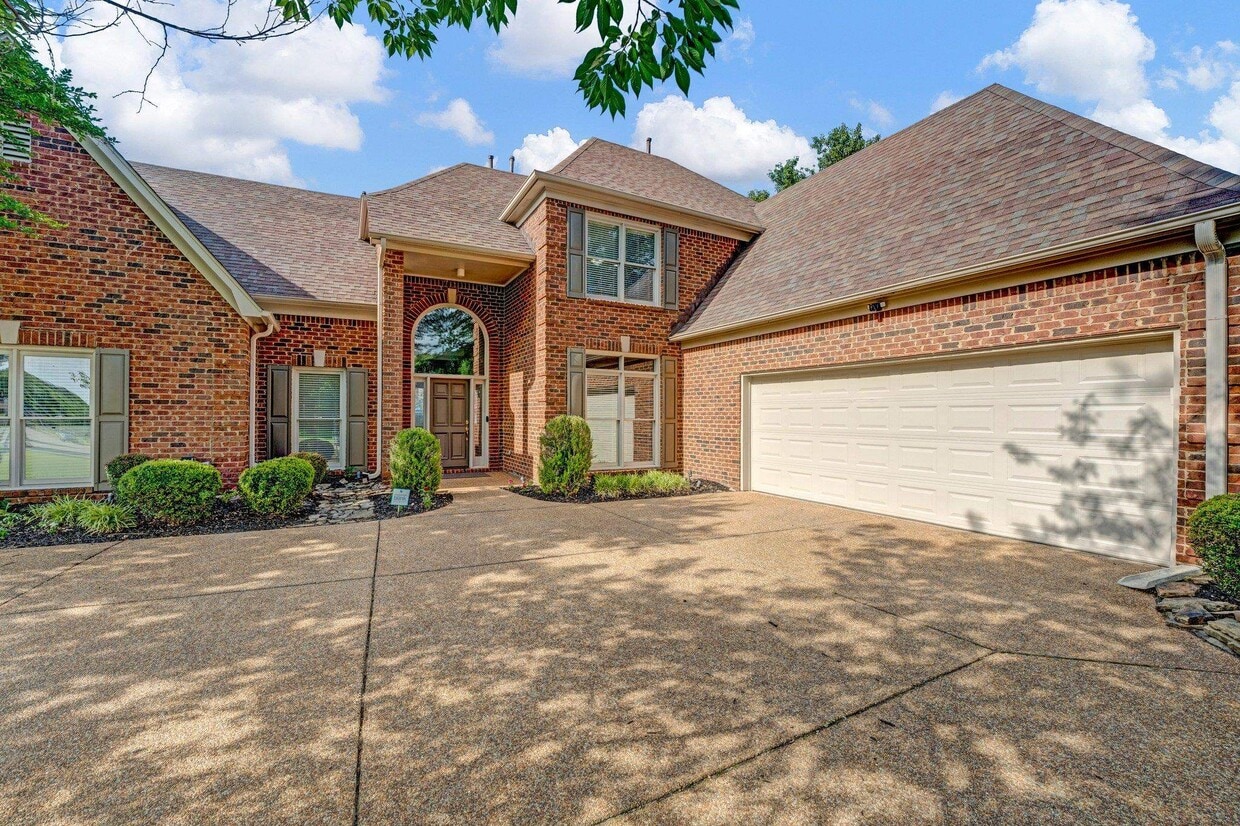 1331 Riding Brook Dr, Collierville, TN 38017 House Rental in