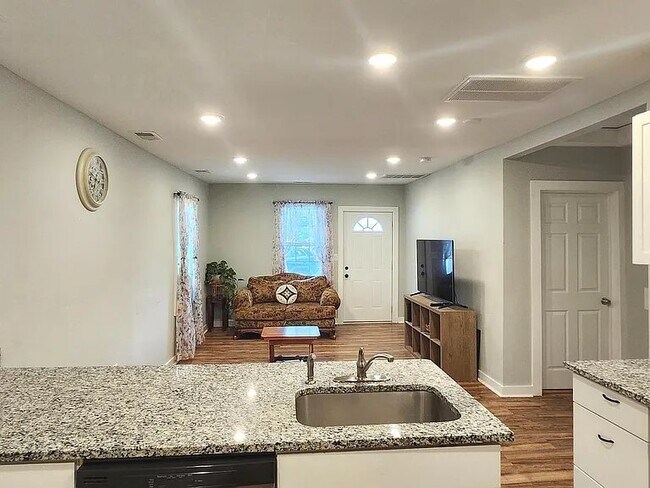 Foto del edificio - 320 3rd St