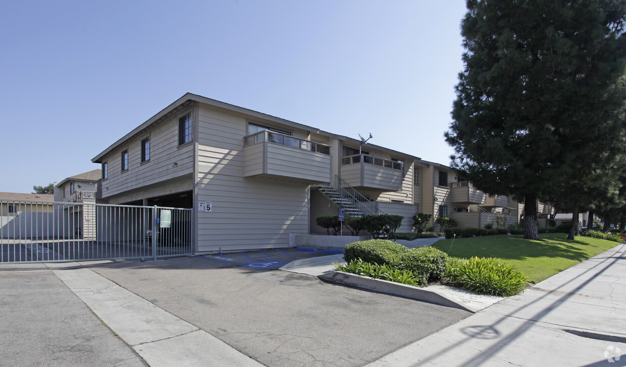 Foto del edificio - Lincoln Pines Apartments