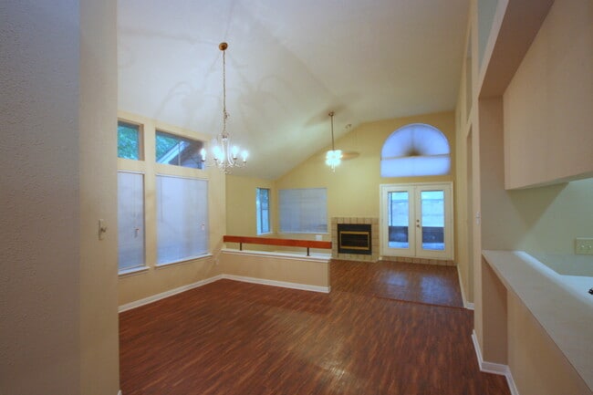 Photo - 15863 Meadow Village Dr House