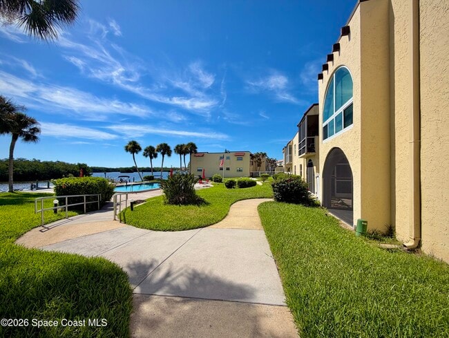 Building Photo - 1727 Minutemen Causeway