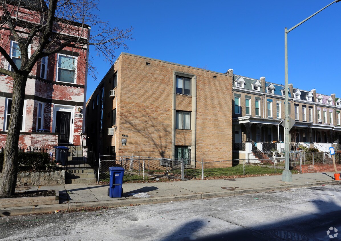 Primary Photo - 3624 11th St NW