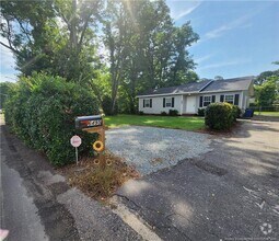 Building Photo - 6495 Portsmouth Dr