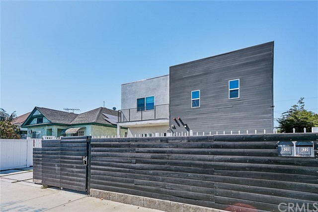 Foto del edificio - 820 E 25th St