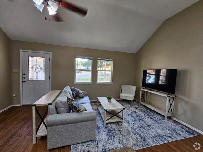 Building Photo - 7002 Oak Meadow Cir