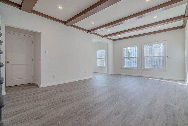 Building Photo - 400 N Ogden Dr