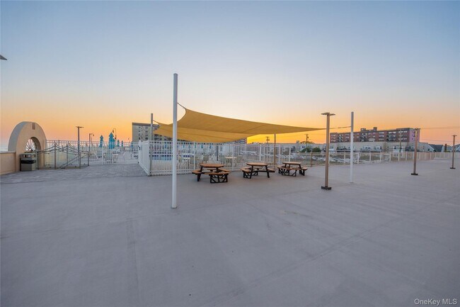 Foto del edificio - 360 Shore Rd
