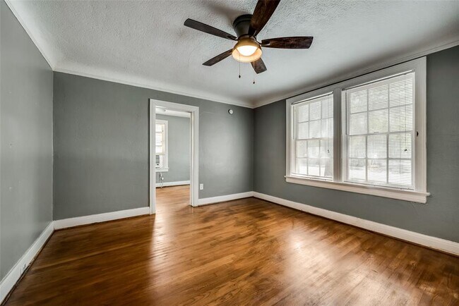 Foto del edificio - 3312 Daniel Ave