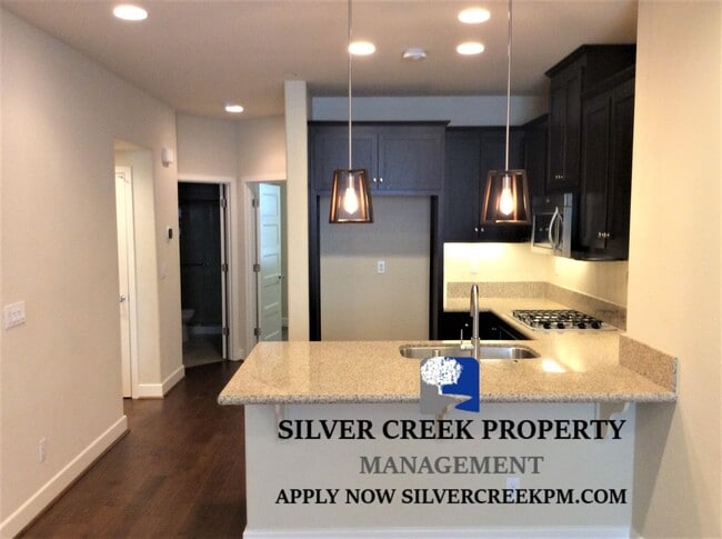 Building Photo - Appliances Included 3 BEDROOM HOME LOCATED IN DUBLIN!  - AVAILABLE ON NOV 15