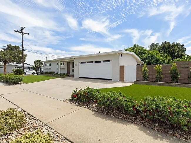 Foto del edificio - 8851 Geraldine Ave