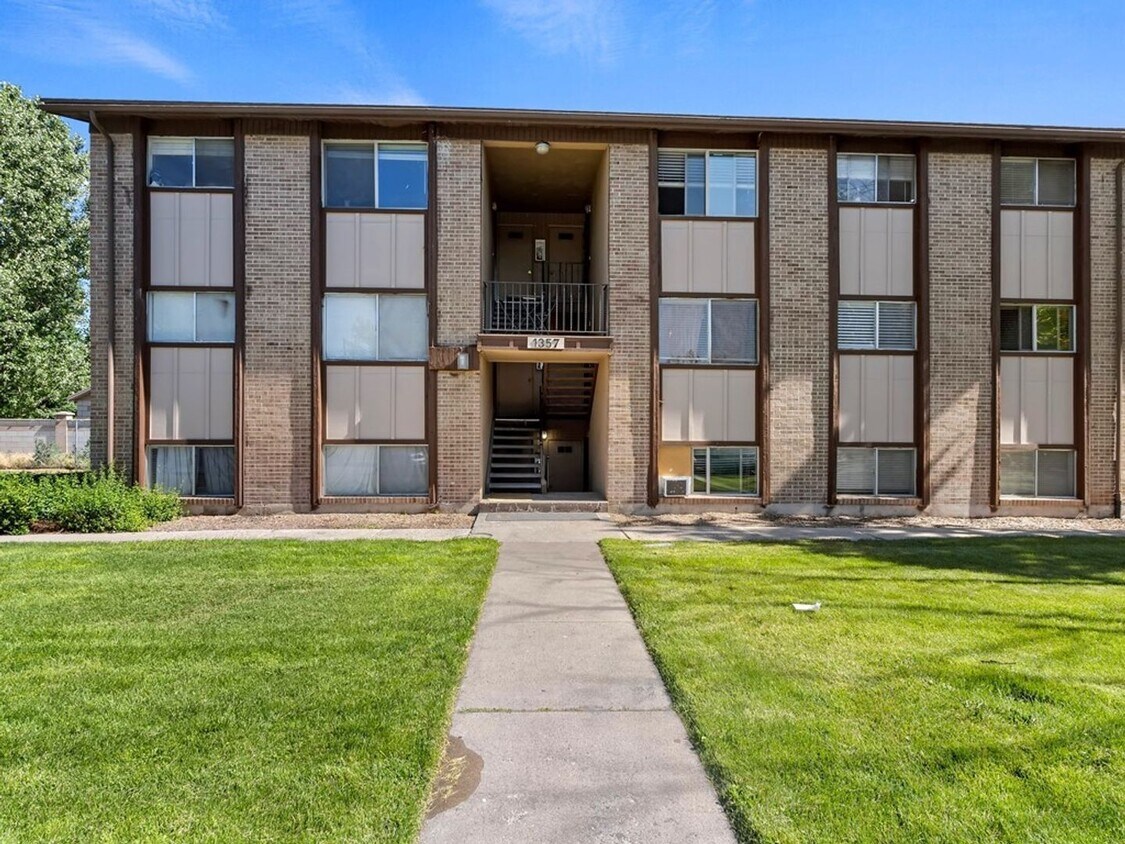 Foto principal - 1355 N Redwood Rd