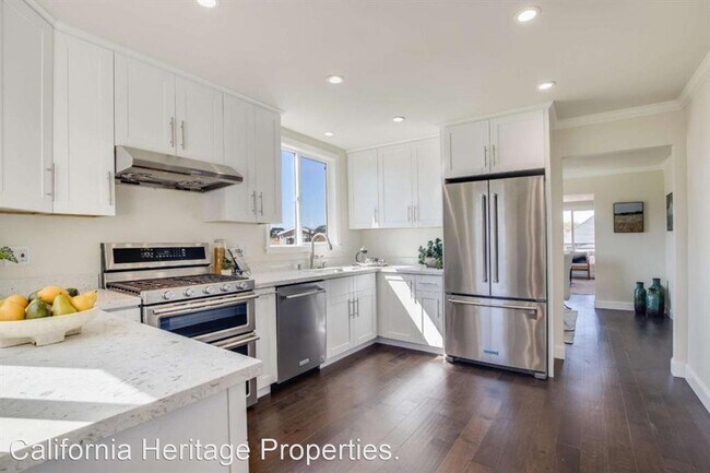 Building Photo - 5 br, 2.5 bath House - 444 E Street