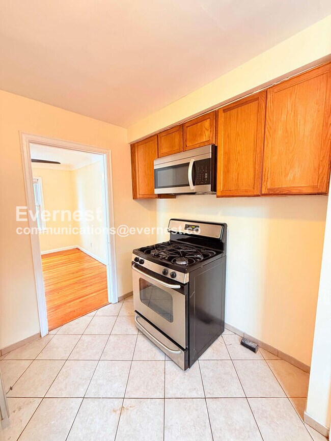 Foto del edificio - 8034 Hartwell St