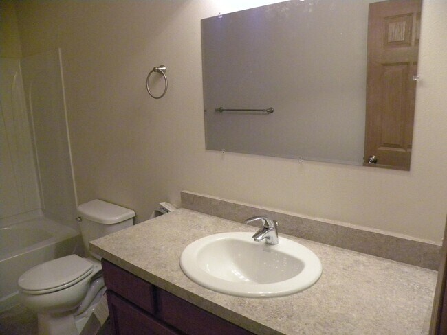 Building Photo - 3100 Longspur Dr