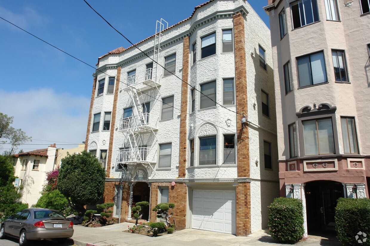 Primary Photo - 2339 Hilgard Ave