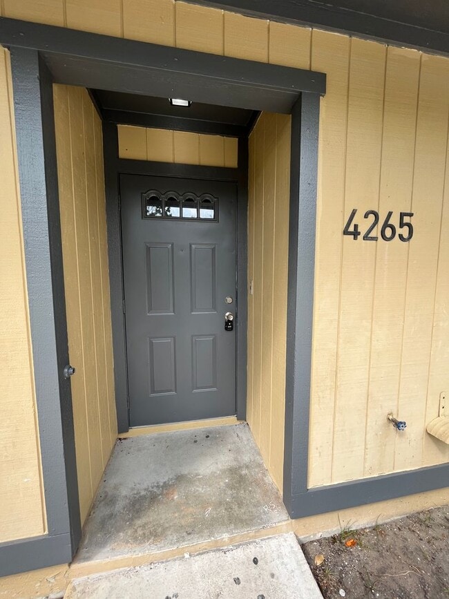 Foto del edificio - 3/2 Home For Rent- Palm Springs FL