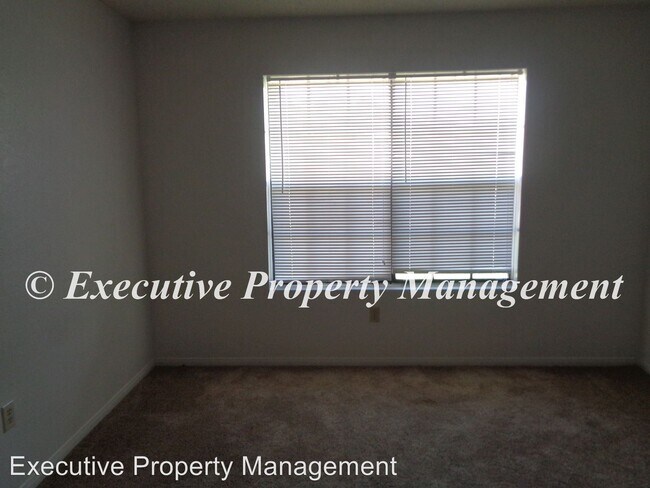 Building Photo - 2 br, 1 bath Apartment - 309 Sorrell Drive