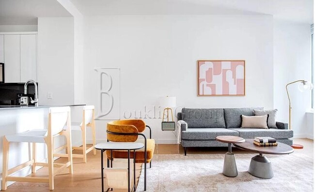 Building Photo - 4 bedroom in Manhattan NY 10038