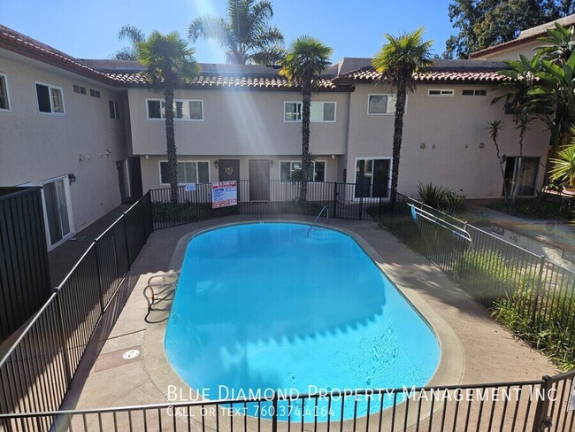 Foto del edificio - Spacious 2 BR, 1.5 BA in Del Mar Palms